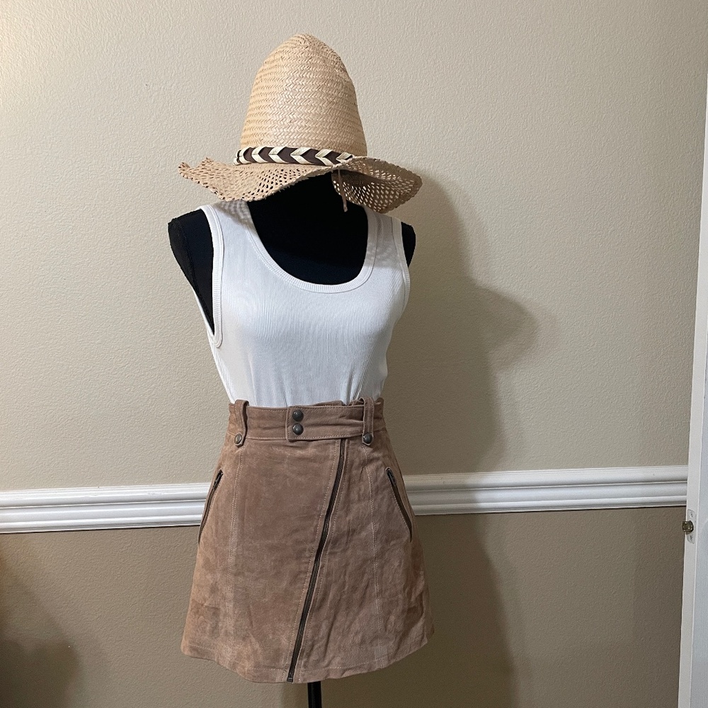 BlankNYC Zip Suede A-Line Miniskirt / Size 24 / Color: Caffe Latte